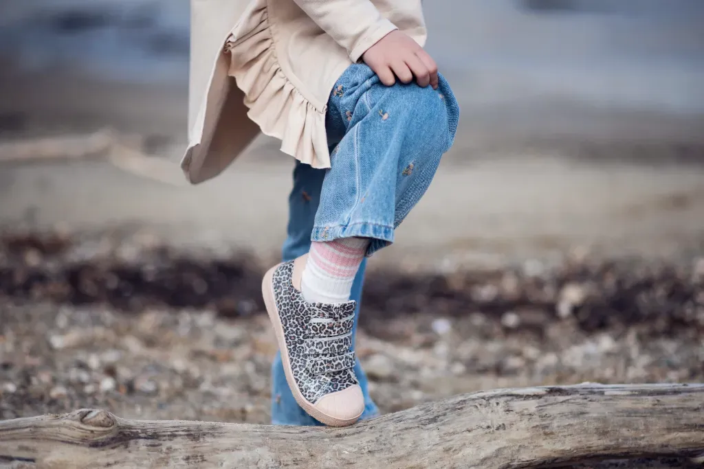 Jak wybrać idealne buty dziecięce? Praktyczny poradnik dla rodziców